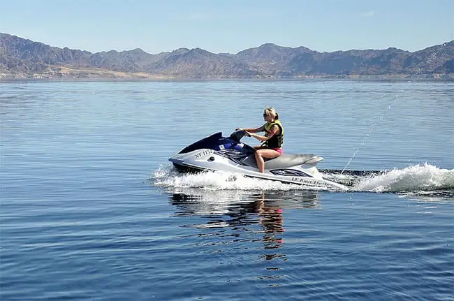 Can You Drive a Jet Ski When Pregnant and is it Safe? * DANGERS